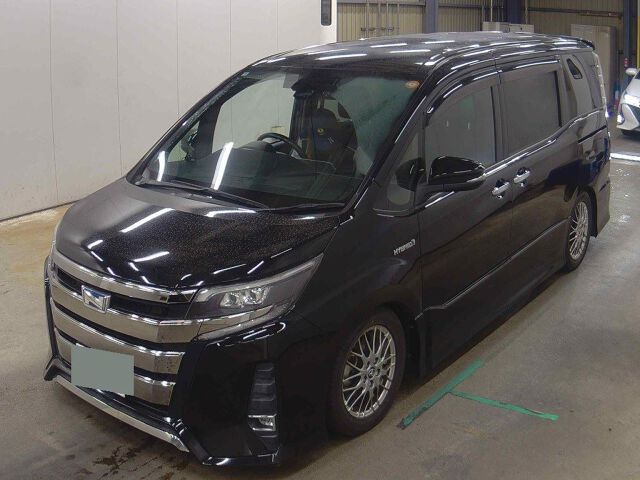 2018 Toyota Noah HV SI WXB auction photo 4