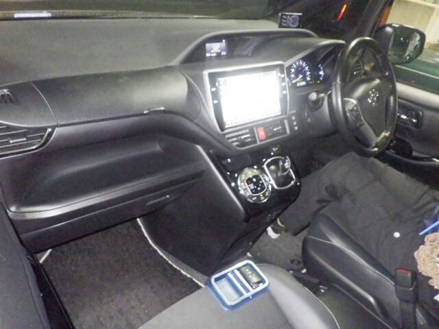 2018 Toyota Noah HV SI WXB auction photo 3