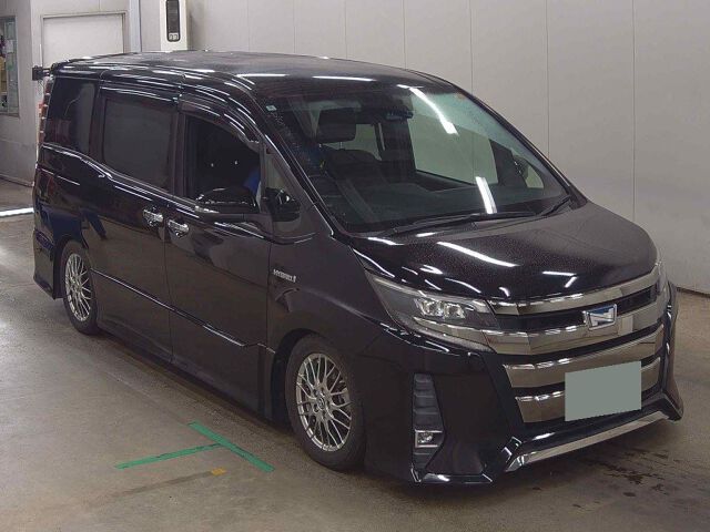 2018 Toyota Noah HV SI WXB Japan auction vehicle