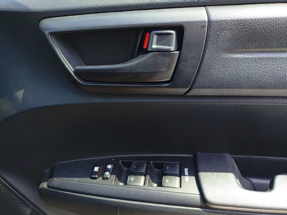 2016 Toyota カローラ アクシオ auction photo 14