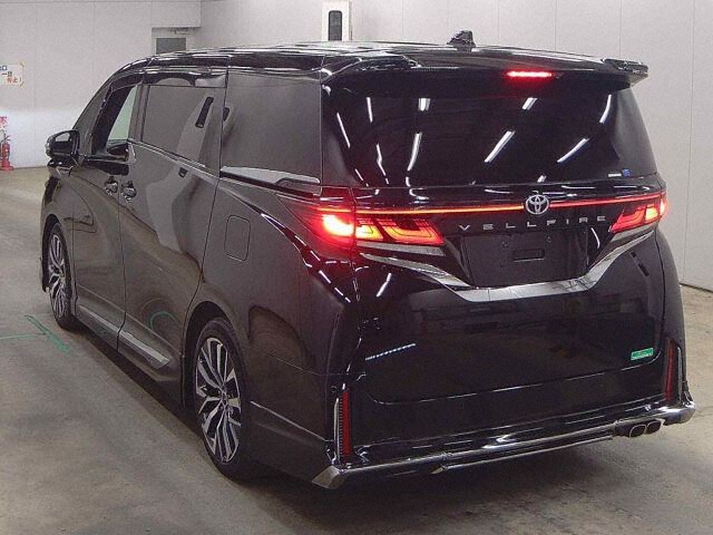 2024 Toyota Vellfire Z Premier auction photo 2