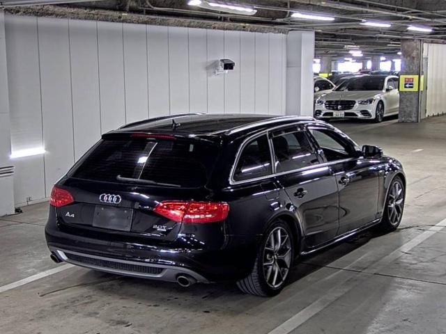 2011 Audi A4 Avant 2.0 TFSI Quattro S Line auction photo 3