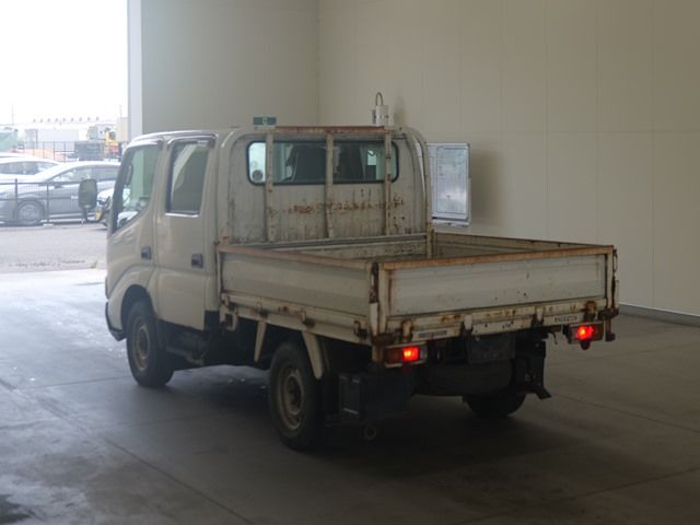 2008 Toyota Dyna Wキャブ 4WD auction photo 2