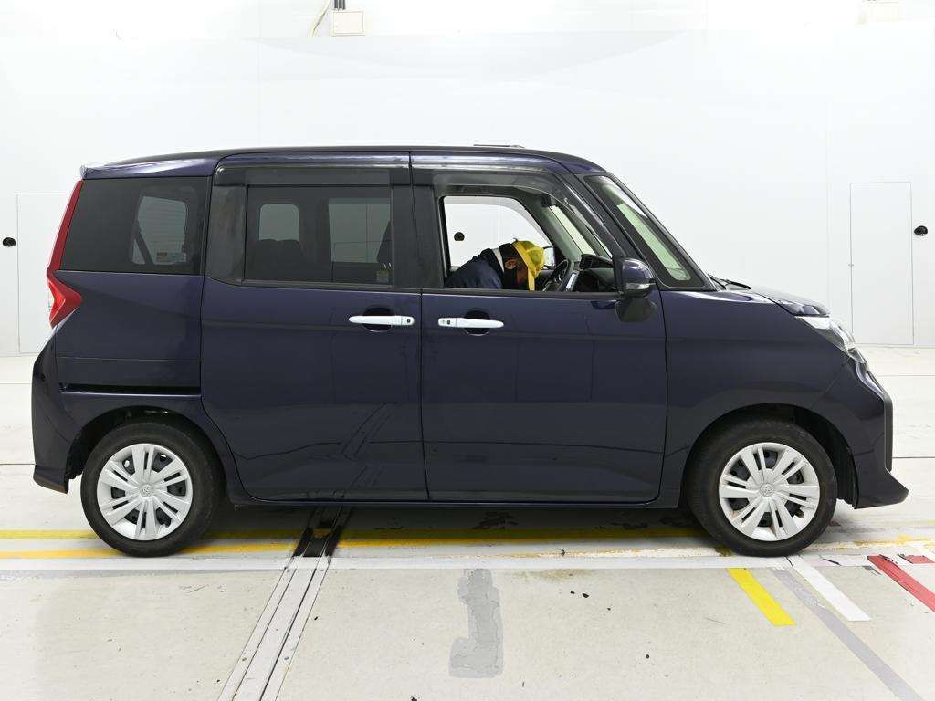 2022 Toyota Roomy G auction photo 3