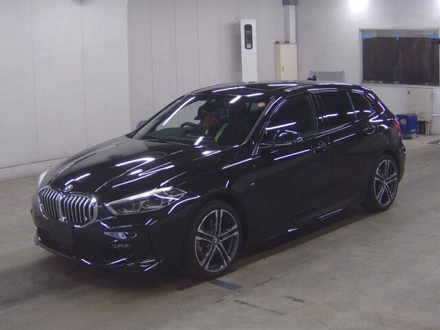 2021 BMW 1 Series 118D M Sport auction photo 4