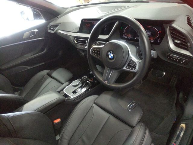 2021 BMW 1 Series 118D M Sport auction photo 3