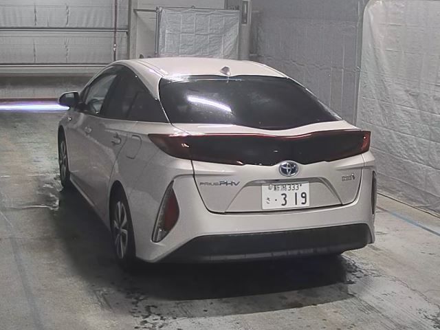 2017 Toyota Prius PHEV SナビPKG auction photo 7