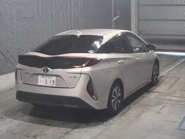2017 Toyota Prius PHEV SナビPKG auction photo 2