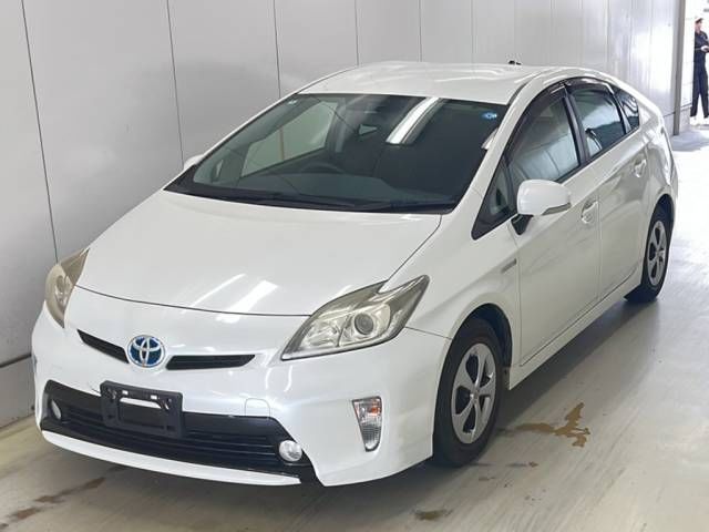 Japan Auction Vehicles 8 2014 Toyota Prius S auction photo