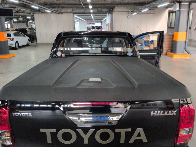 2018 Toyota Hilux Z 4WD auction photo 3
