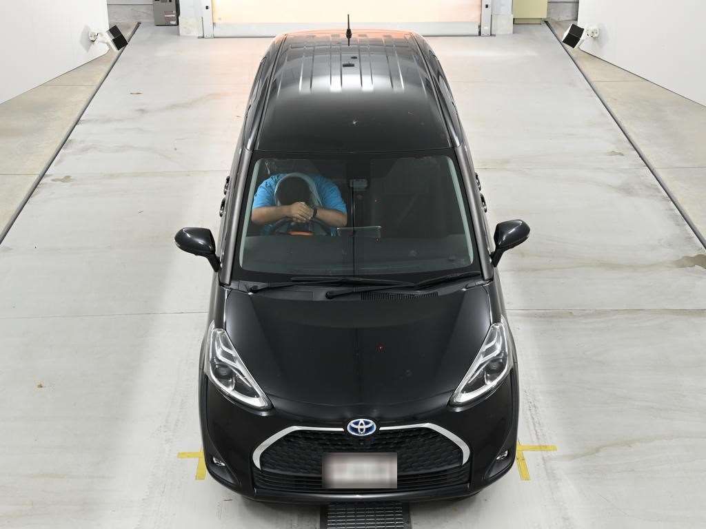 2021 Toyota Sienta ハイブリッドファンベースG クエロ auction photo 7