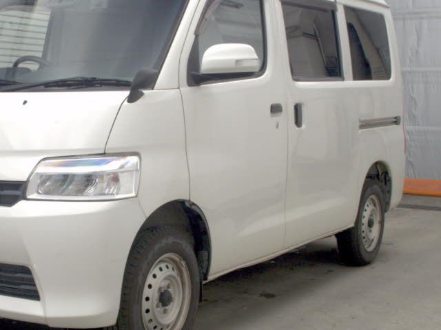 2021 Toyota タウンエースV GL 0.75トン auction photo 4