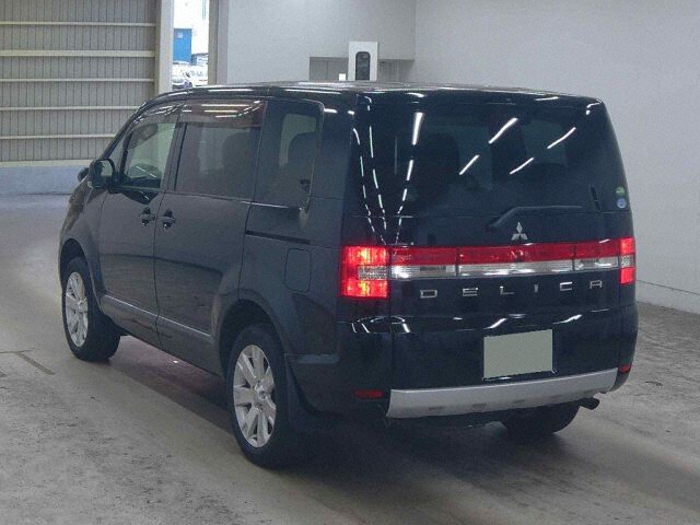 2015 Mitsubishi Delica D:5 G Power Package 4WD auction photo 2