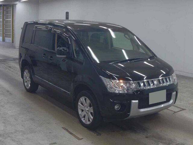 2015 Mitsubishi Delica D:5 G Power Package 4WD Japan auction vehicle