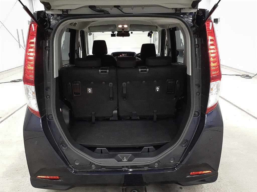 2022 Toyota Roomy G 4WD auction photo 11