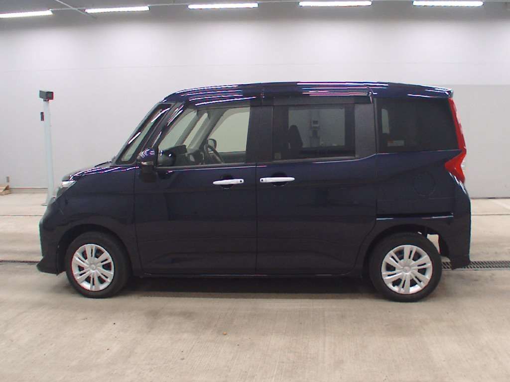 2022 Toyota Roomy G 4WD auction photo 4