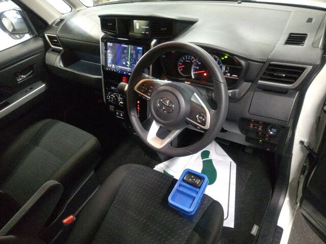 2025 Toyota Roomy Custom G auction photo 3
