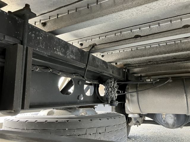 2010 Isuzu Forward 幌車 auction photo 8