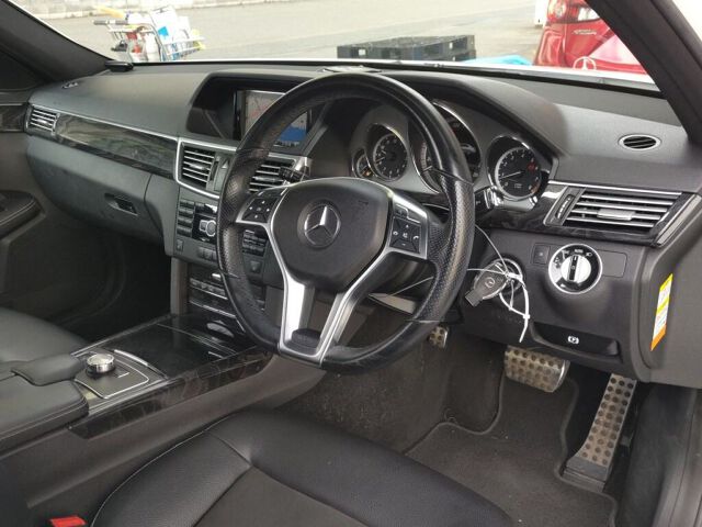 2013 Mercedes-Benz E-Class E300BエフAG RSP auction photo 3
