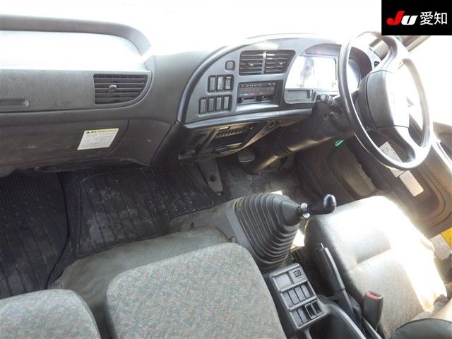 2000 Isuzu Forward 3.5t auction photo 3