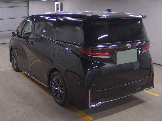 2025 Toyota Vellfire Z Premier auction photo 2