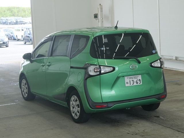 2016 Toyota Sienta ワゴン X auction photo 2