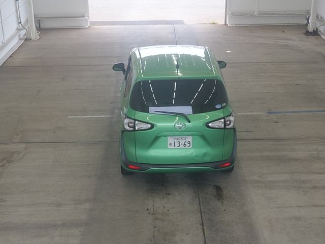 2016 Toyota Sienta ワゴン X auction photo 3