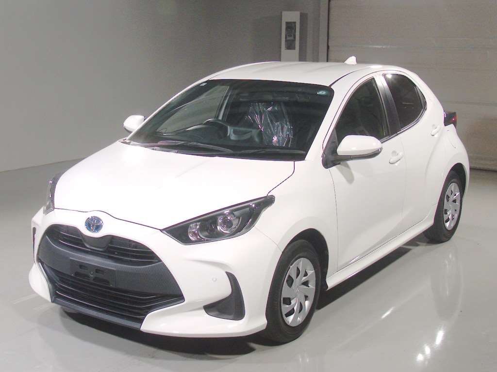 2021 Toyota Yaris Hybrid X Japan auction vehicle