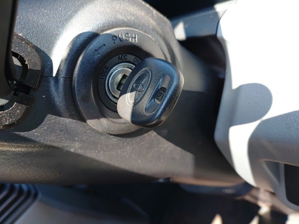 2021 Toyota Dyna auction photo 15