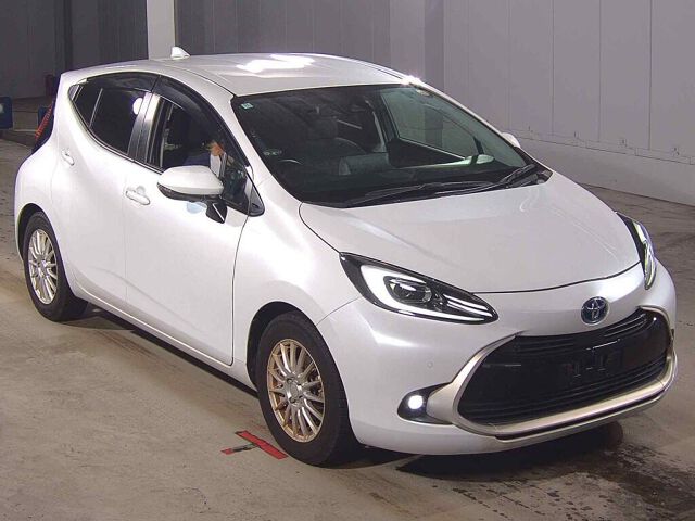 2022 Toyota Aqua Z Japan auction vehicle