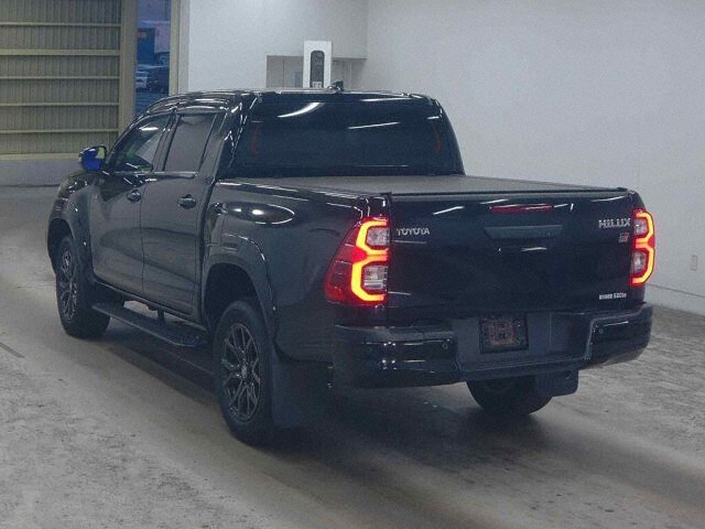 2024 Toyota Hilux Z GR Sport 4WD auction photo 2