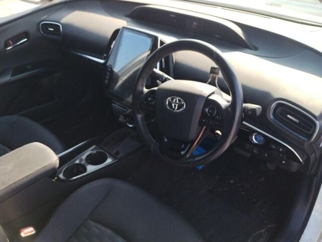 2018 Toyota Prius PHEV A auction photo 3