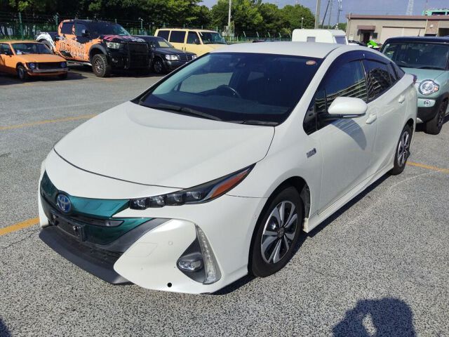2018 Toyota Prius PHEV A auction photo 4