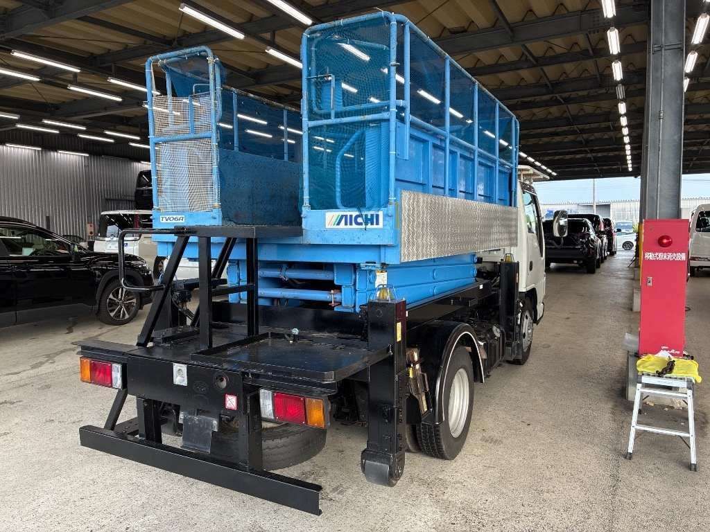 2008 Isuzu Elf auction photo 2