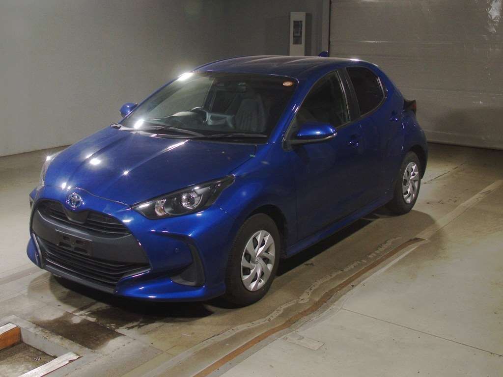 2022 Toyota Yaris ハイブリッドX Japan auction vehicle