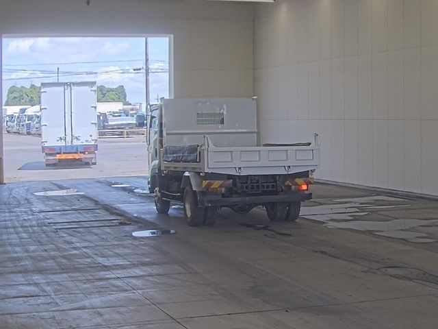 2013 Isuzu Forward auction photo 2