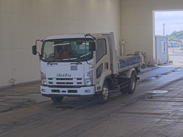 2013 Isuzu Forward Japan auction vehicle
