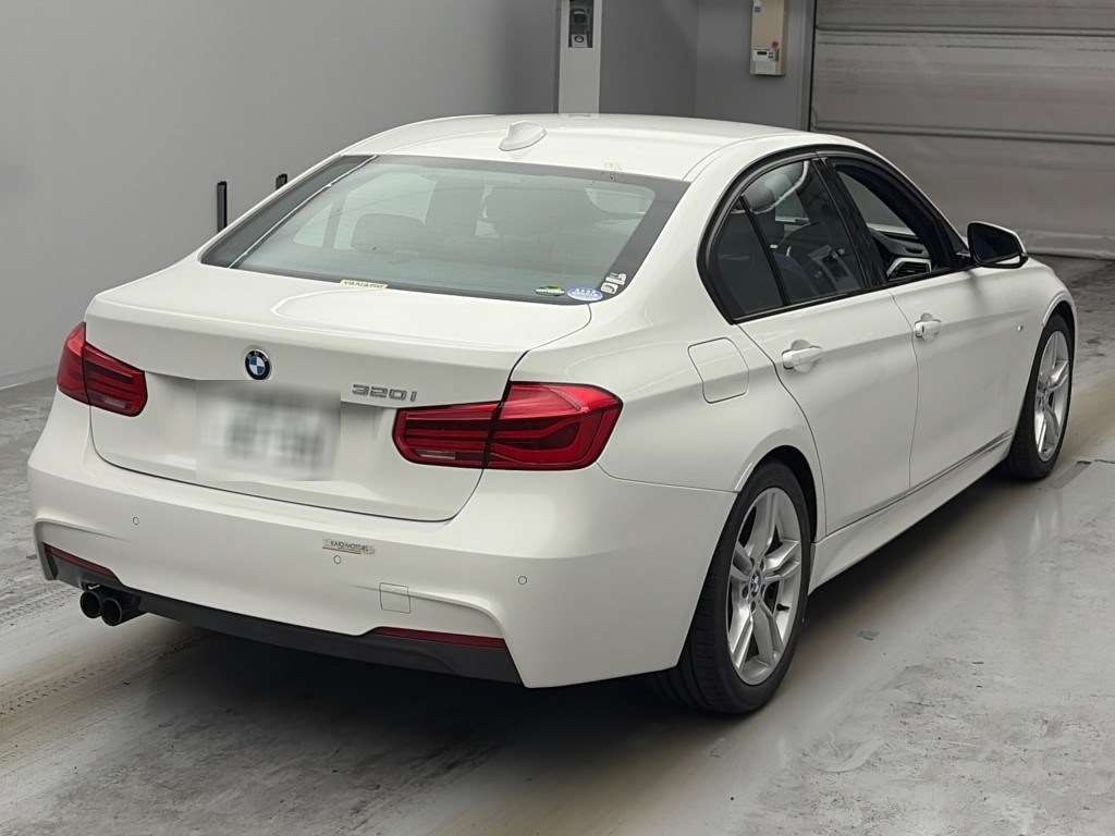 2017 BMW 3 Series 320i Mスポーツ auction photo 2