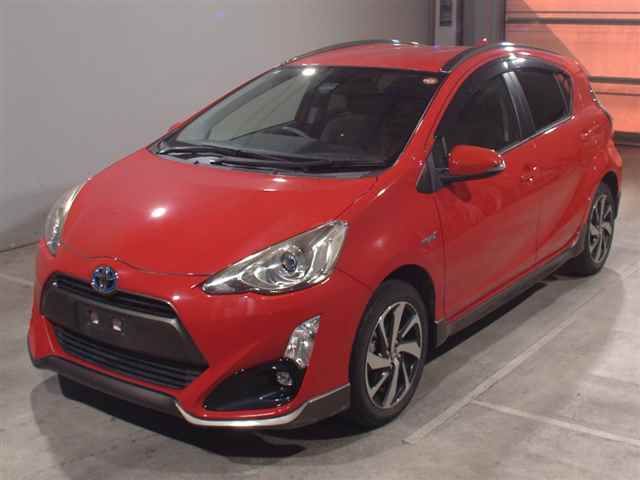 2016 Toyota Aqua Xアーバン Japan auction vehicle