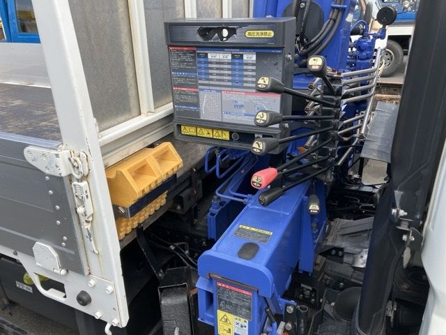 2018 Mitsubishi Fuso Canter Flat crane, 3-stage auction photo 21
