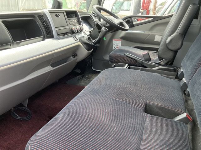 2018 Mitsubishi Fuso Canter Flat crane, 3-stage auction photo 5
