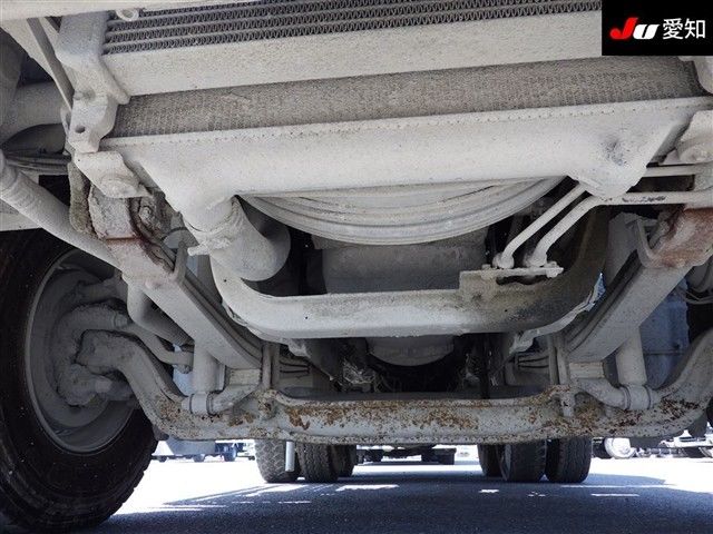 2005 Isuzu Giga ミキサーシャ auction photo 11