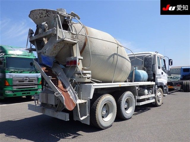 2005 Isuzu Giga ミキサーシャ auction photo 2