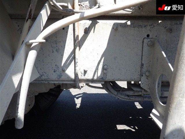 2005 Isuzu Giga ミキサーシャ auction photo 6