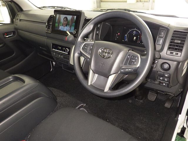 2026 Toyota Hiace ロングスーパーGL 4WD auction photo 6