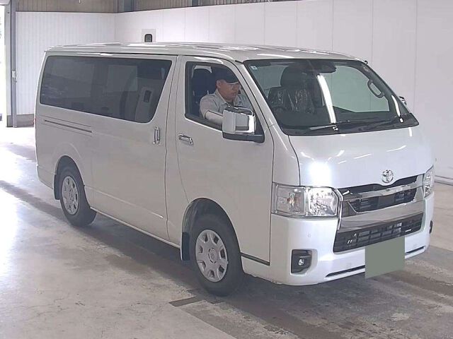 2026 Toyota Hiace ロングスーパーGL 4WD Japan auction vehicle