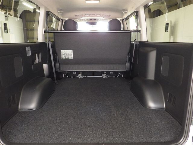 2026 Toyota Hiace ロングスーパーGL 4WD auction photo 3