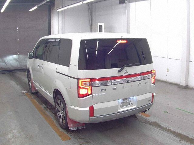 2021 Mitsubishi Delica D:5 P 4WD auction photo 2