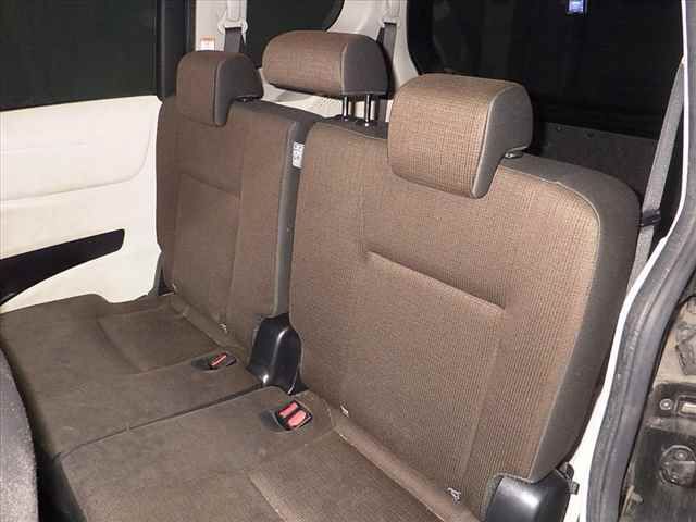 2016 Toyota Sienta G auction photo 6