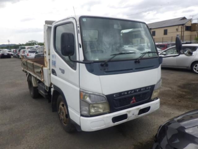 2005 Mitsubishi Fuso Canter Japan auction vehicle